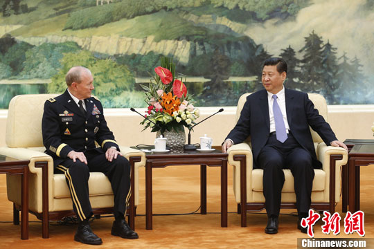 4月23日，中国国家主席、中央军委主席习近平在北京人民大会堂会见美国参联会主席邓普西一行。中新社发 盛佳鹏 摄