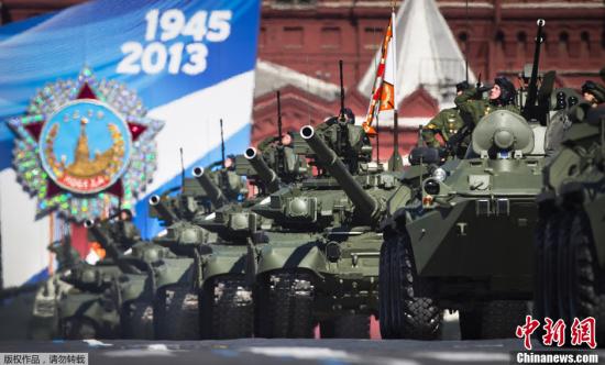 俄纪念卫国战争胜利68周年 逾1万官兵参加阅兵式