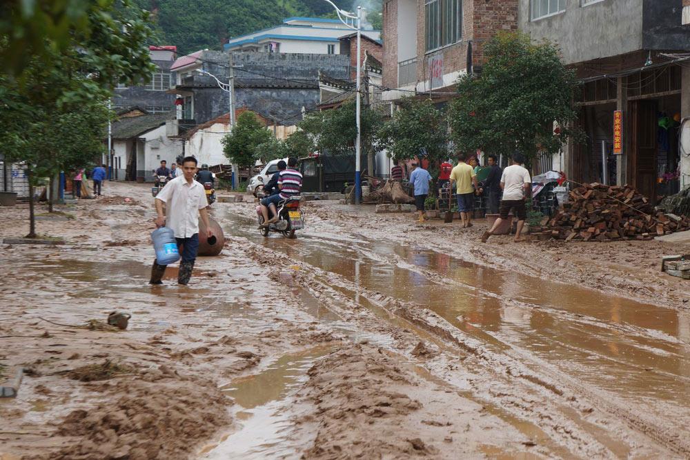 南方暴雨洪涝灾害 33死12失踪【高清组图】