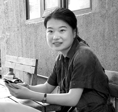 温方伊 生于1990年11月，南京大学文学院戏剧影视艺术系2009级本科生。《蒋公的面子》是她大学三年级的学年论文，也是她创作的第二部大戏。她对历史题材比较钟爱，她的戏剧处女作写的是革命烈士刘国志。