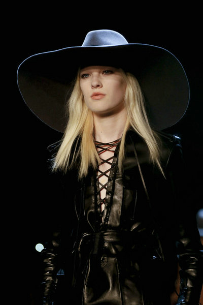 Saint Laurent  (1)