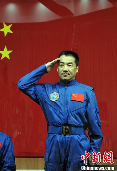 姐姐眼中的张晓光：内向的娃忠孝两全