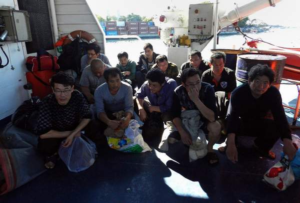 被菲律宾海岸警卫队扣押的中国渔民