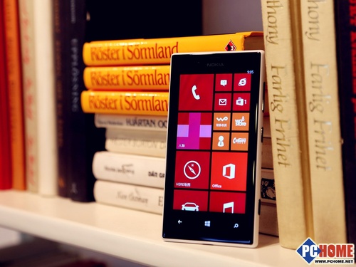诺基亚Lumia 720正面图