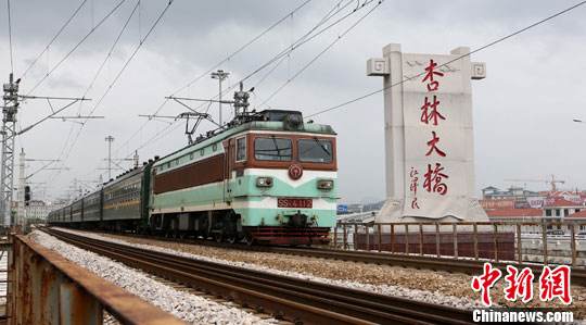 6月25日,5210次列車載著最後一批500多名乘客,由廈門高崎站開往江西