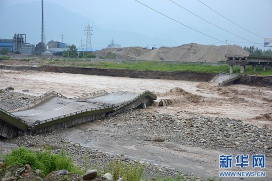 金堂洪水都江堰暴雨青蓮大橋垮塌四川告急圖