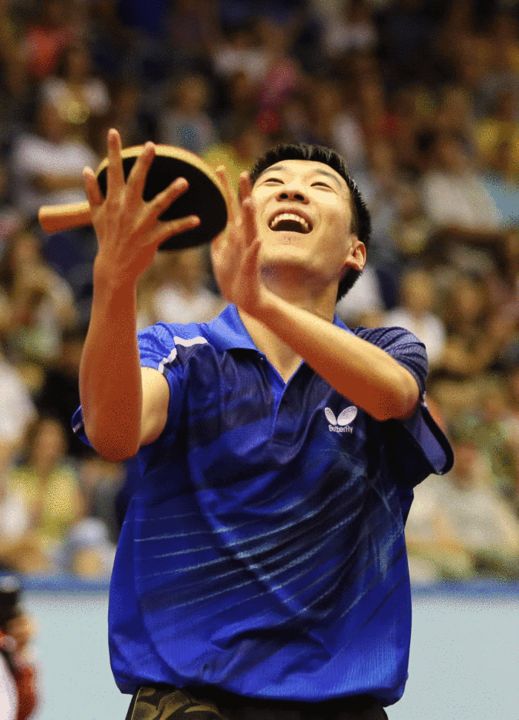 图文:大运会乒乓球比赛 刘燚庆祝决赛胜利