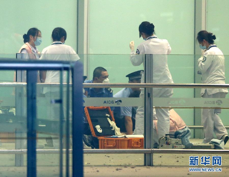 一残疾人在首都机场引爆自制爆炸装置 本人受伤