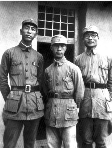 留守教头肖劲光与他的红色御林军(图)1937年12月,中央军委将在