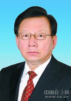 冯健身,男,汉族,1952年8月生,吉林延吉人,1975年11月加入中国共产党,1968年11月参加工作,研究生学历,管理工程专业,管理学博士,高级会计师。