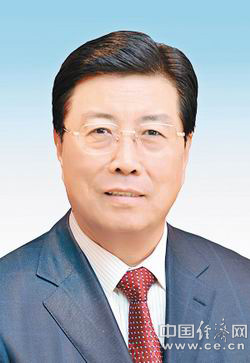 马中平,1950年10月生,男,汉族,陕西绥德人,1968年12月参加工作,1971年3月加入中国共产党,在职研究生学历,经济学硕士,高级工程师。