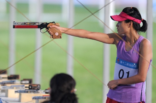 图文:现代五项女子个人决赛 董乐安在跑射联项