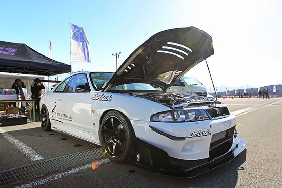 ܱʵһ ղSkyline GTR-R33