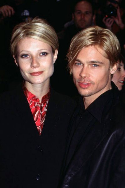 和Brad Pitt这一对曾经的金童玉女都喜欢短发，索性就来了一个情侣look，可惜两人没能走到最后，令人唏嘘。