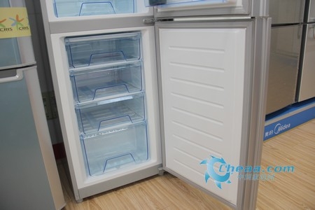 美的BCD-206GSMJ冰箱冷冻室