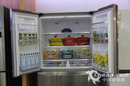 三星冰箱RF42FSQNMSL冷藏室概览