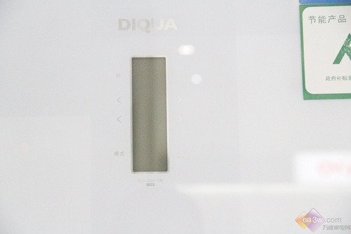 帝度BCD-322WTGB变频风冷冰箱采用了超大的液晶显示屏，电脑精确控温，对不同温室进行单独管理，不同操作模式可以有效提高冰箱的工作效率，达到节能环保的效果。
