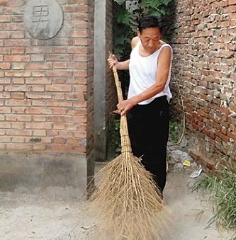 神吐槽:色狼男扮女裝 進女澡堂偷窺