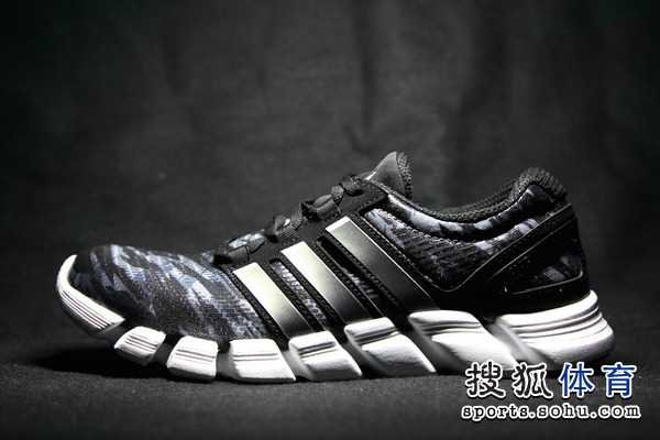 adiPure CrazyQuickЬ