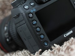  5D Mark III ܰť 