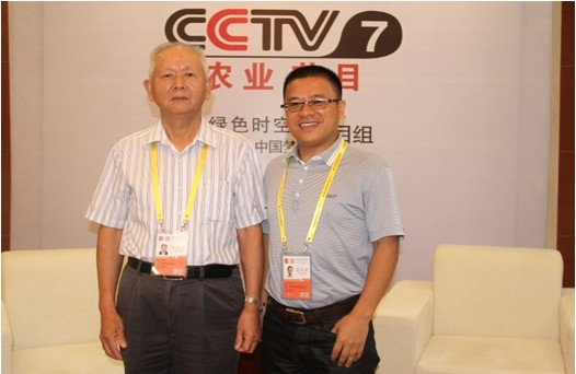 福建省人大秘书长 海峡两岸茶业交流协会执行会长陈光普进行互动交流