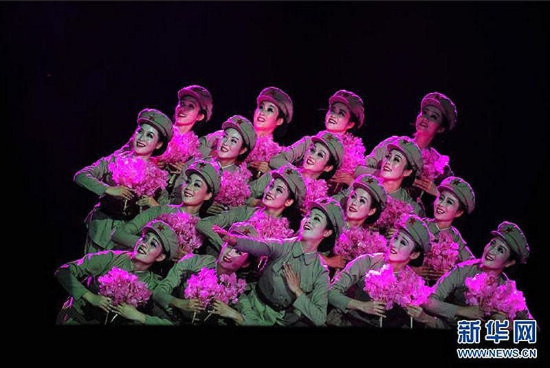 朝鲜万寿台艺术团舞蹈图片