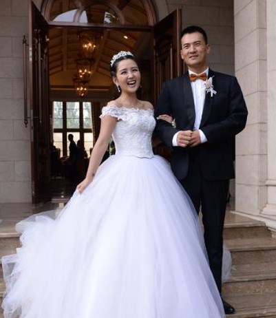 9月12日，何洁与赫子铭在北京举办婚礼