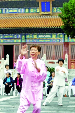 北京户籍老年人口的比例首次突破20%，达到20.3%。北京市老龄办发布《北京市2012年老年人口信息和老龄事业发展状况报告》称，北京老龄化进程加快。