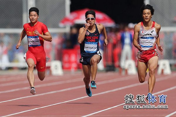 圖文:東亞運蘇炳添進男子100米決賽 三人爭奪