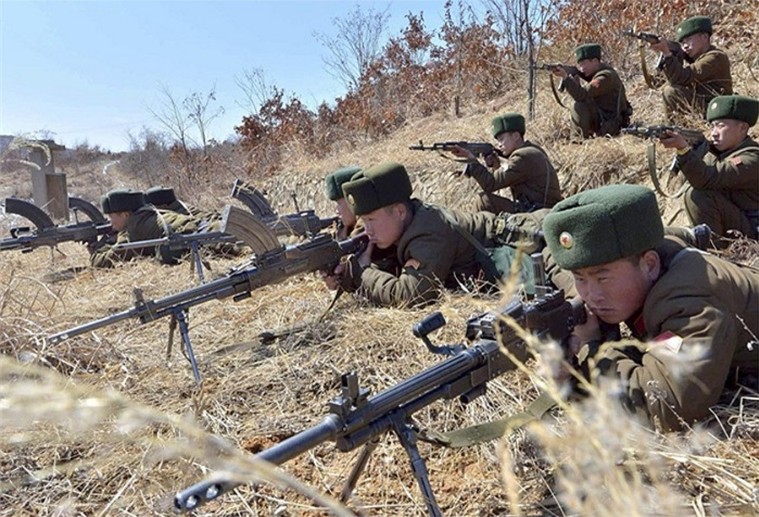 朝鲜特种部队训练图片