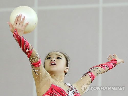 图文:孙妍在出战韩国全运会 比赛中