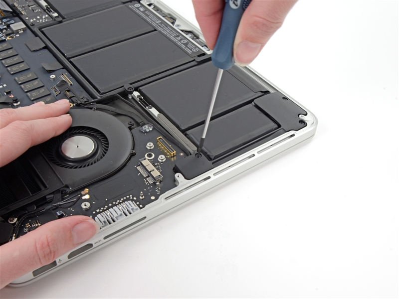 13寸视网膜MacBook Pro超详尽拆解