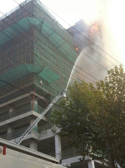 上海外滩国际金融服务中心工地发生火灾组图