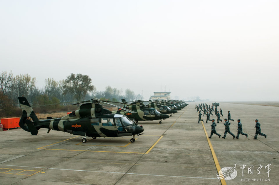 中国空军直升机旅训练照曝光(组图)