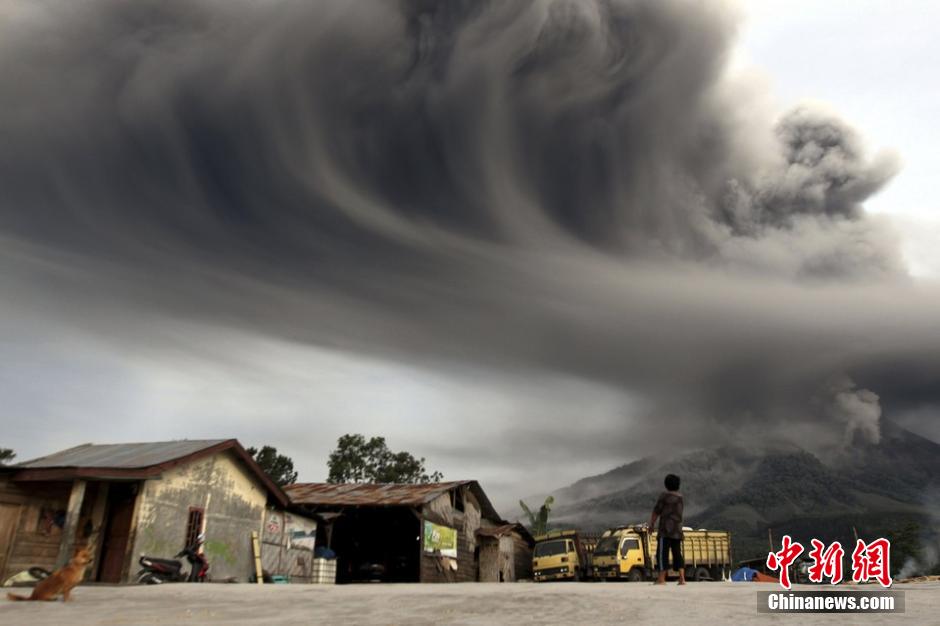 ͼ1118գӡǿ(Karo)һɽ(Mount Sinabung)ɽҡ