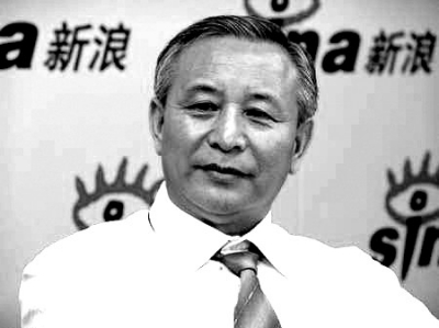 焦维新：北京大学地球与空间科学学院教授、中国空间科学学会空间探测专业委员会副主任，从事深空探测、行星科学、空间天气学研究，最新出版《月球文化与月球探测》一书。