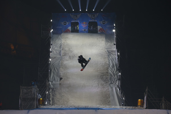 沸雪北京世界单板滑雪赛 斯温
