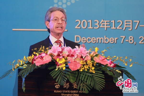 库恩基金会主席库恩发表演讲。中国网 杨楠 摄