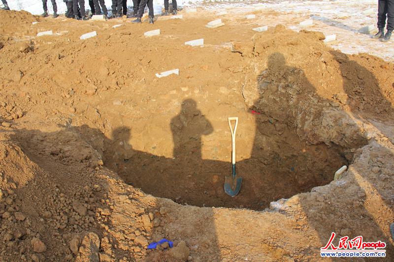 韩国将移交志愿军遗骸 对媒体公开挖掘遗骨现场