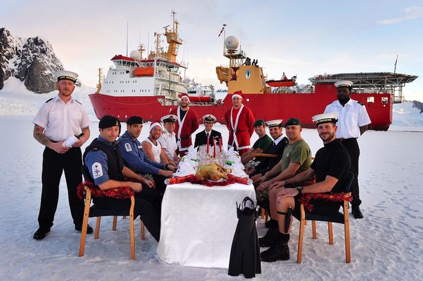 英皇家海军破冰船船员南极享受独特圣诞节(组图)