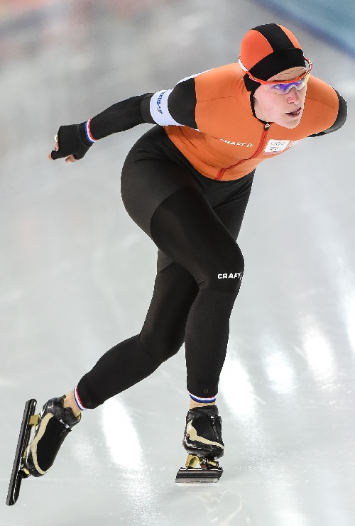 短道速滑女运动员大腿图片