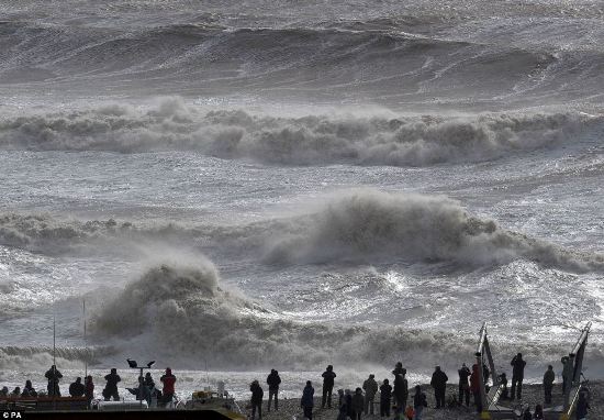 Ӣϲľ (Lyme Regis)ھۼ۳