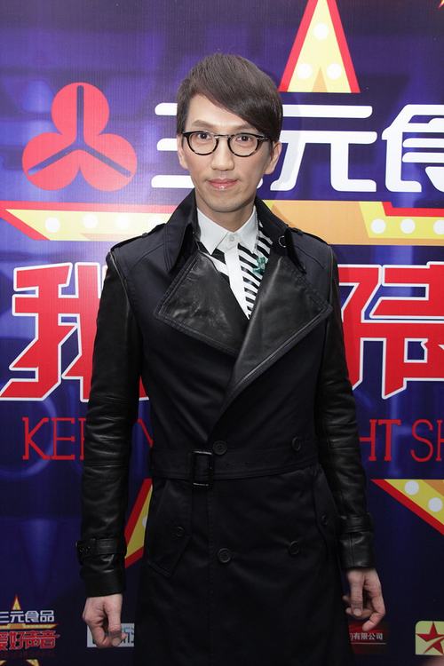 昨日,台湾歌手林志炫亮相上海参加浙江卫视《我爱好声音》的录制[保存