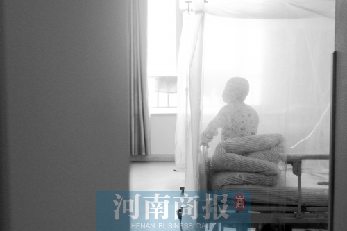 8岁多正是爱玩的年龄,很长时间,涛涛都是待在病房里,他会问妈妈,“春天来了吗?”