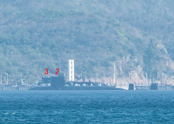 原文配图:网友拍摄到的三亚亚龙湾海军基地