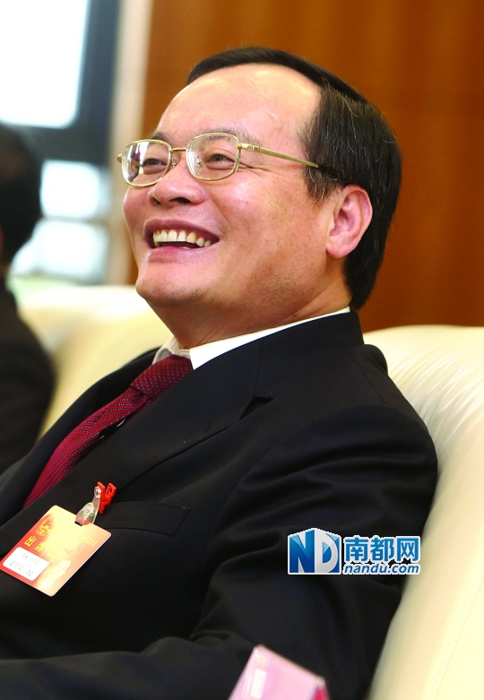 东莞市市长袁宝成接受专访。南方日报供图