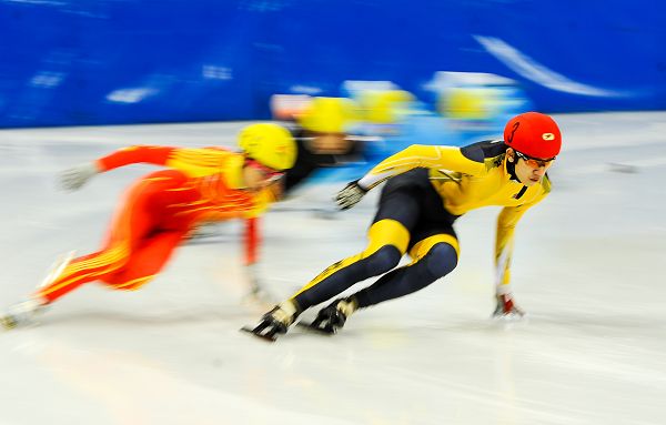 短道速滑运动员马威图片
