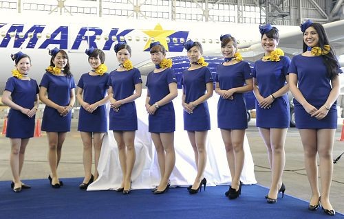 報道,日本天馬航空公司(skymark)最新空姐裙裝僅能遮住女乘務員的臀部