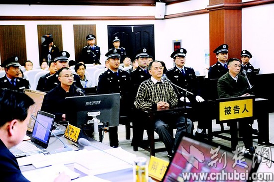 图为：刘学军等3人案庭审现场。（本报报道组 摄）