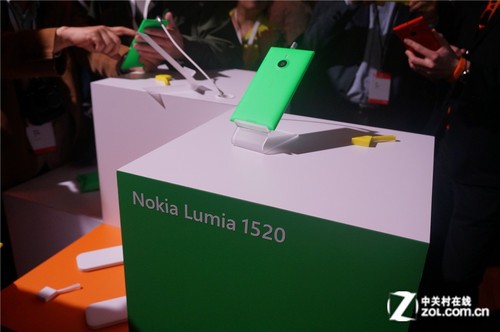 Nokia X Lumia 1520ɫ